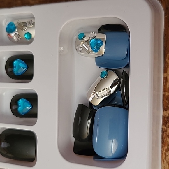 Rhinestone Stars & Hearts Press On Nails - Picture 9 of 14